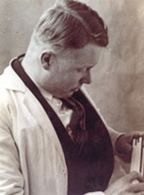 Dr. Wilhelm Vauck