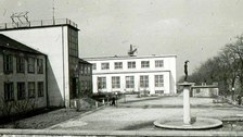Barkhausenbau nach Fertigstellung um 1956