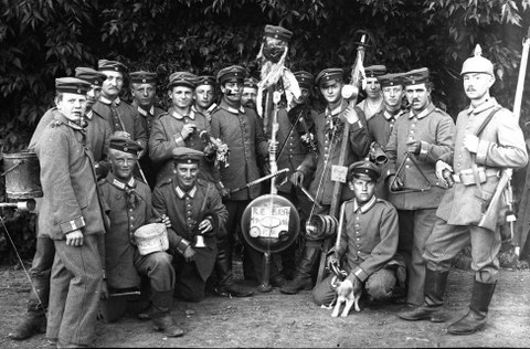 Junge Soldaten wahrscheinlich in Rumänien um 1916 /NL Beyer, Nr. 84/