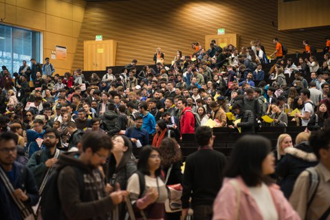Blick in das volle Audimax zur feierlichen Immatrikulation