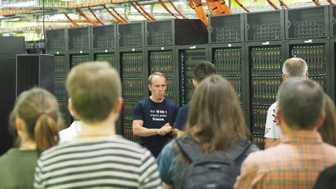 Lange NAcht der Wissenschaften 2018; Führung im Rechenzentrum (LZR)