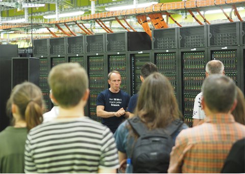 Lange NAcht der Wissenschaften 2018; Führung im Rechenzentrum (LZR)