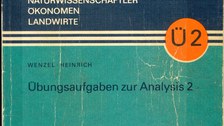 altes Cover eines Mathematikbuchs mit dem Titel "Übungsaufgaben zur Anlysis 2 "