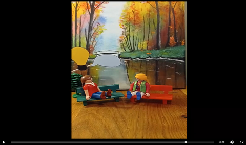 Screenshot: Erklärvideo mit 2 Playmobilfiguren