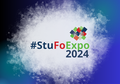 Logo der StuFoExpo 2024 auf einer Wolke vor einem bläulichen Hintergrund.