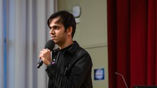 Bhavay Arora präsentiert seinen Pitch