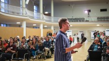 Jan-Nick Munique präsentiert seinen Pitch.