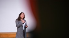 Karolin Küster präsentiert ihren Pitch.