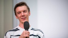 David Kurz spricht ins Mikro