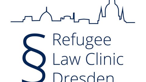 Logo der Refugee Law Clinic Dresden: Umrisse der Skyline über einem Paragraphen und dem Schriftzug Refugee Law Clinic Dresden