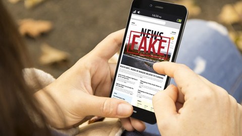 Symbolbild von "Fake News". 