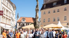 Gruppenbild mit ca 40 Personen in der Altstadt von Zittau