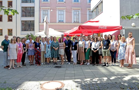 Gruppenbidl mit ca. 30 personen