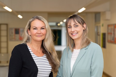 Portraitfoto Manuela Wehner und Maria Hunziger vom Studienbüro Lehramt der TUD