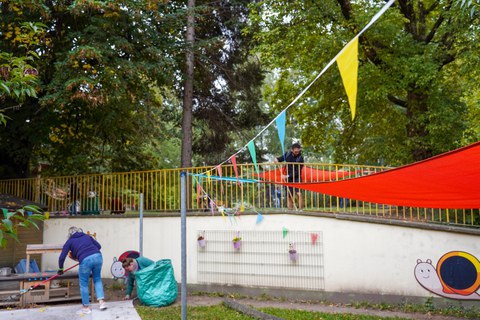 Foto eines Außengeländes einer Kita