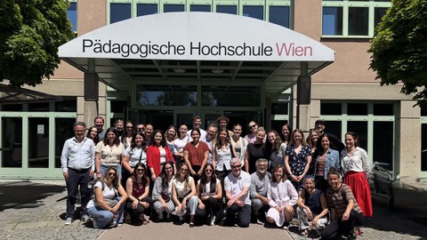 Gruppenbild mit ca. 40 Personen
