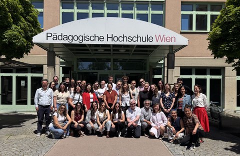Gruppenbild mit ca. 40 Personen