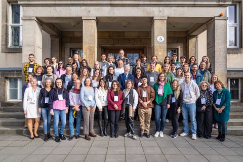 Ein Gruppenbild von den Tagungsteilnehmern