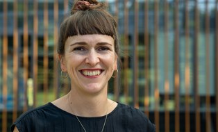 Porträt von Juliane Hoyer