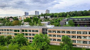 Das Foto zeigt das Seminargebäude II am Zelleschen Weg 20.