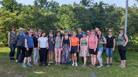 Gruppenbild mit ca. 20 Personen