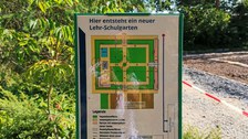 Infotafel zur Entstehung eines neuen Lehr-Schulgartens